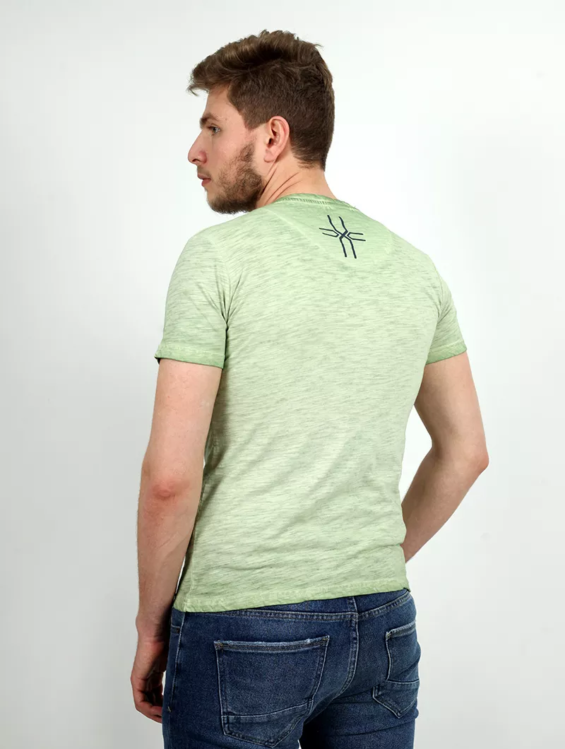 Tee shirt imprimé col v